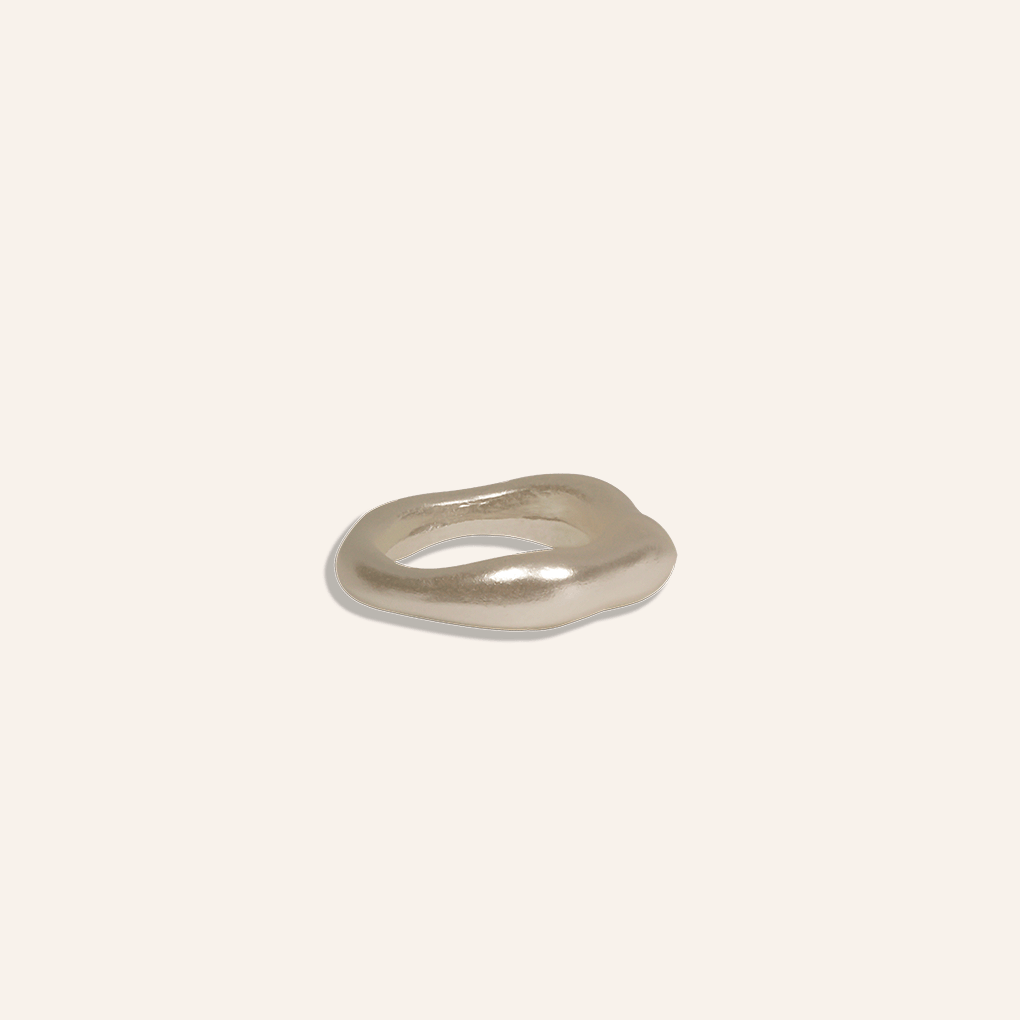 wavy pearl ring direct view