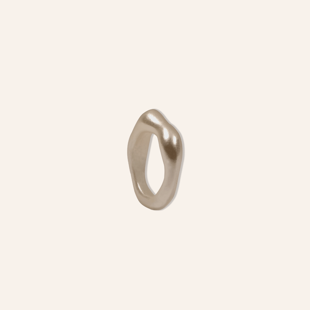 wavy pearl ring side view